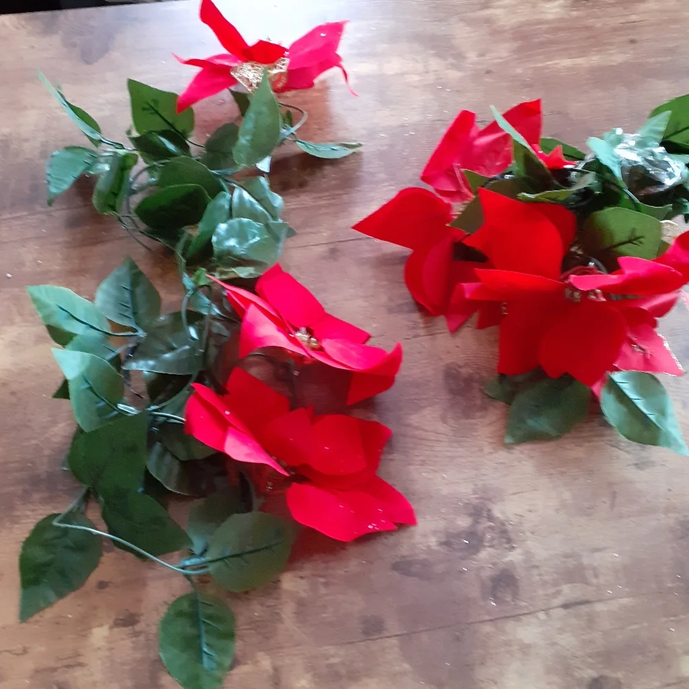 2 poinsettia garlands